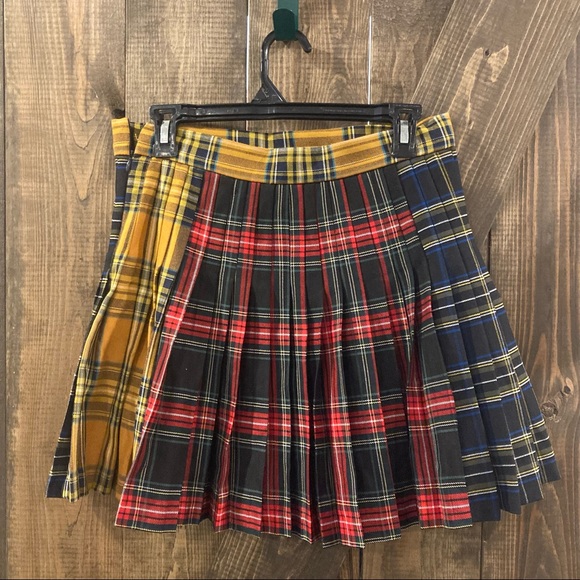 Zara Pleated Skirt - Picture 2 of 6